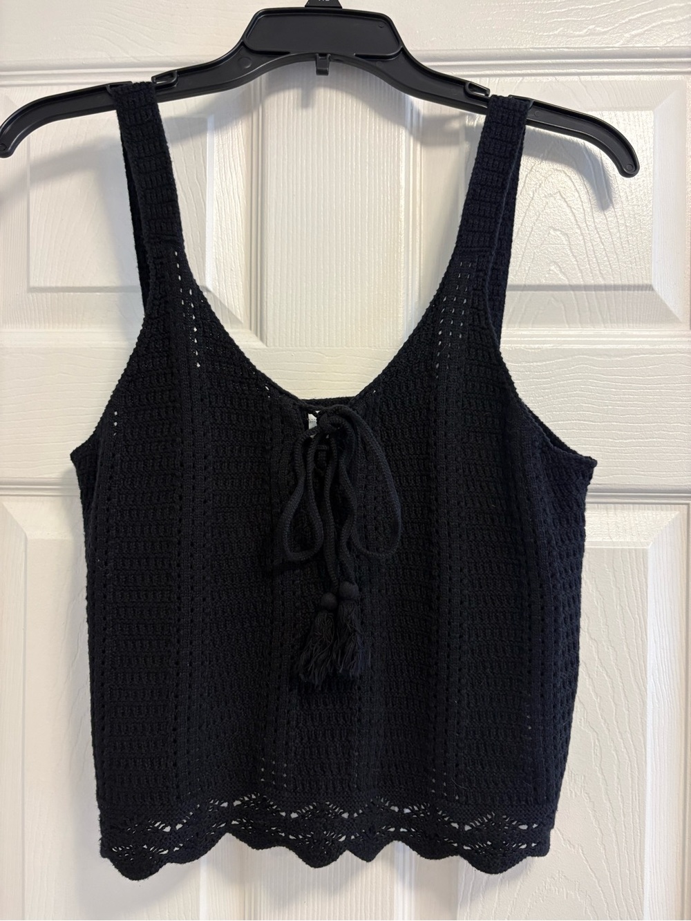 Old Navy Black Crochet Tie-Front knitted Tank size small